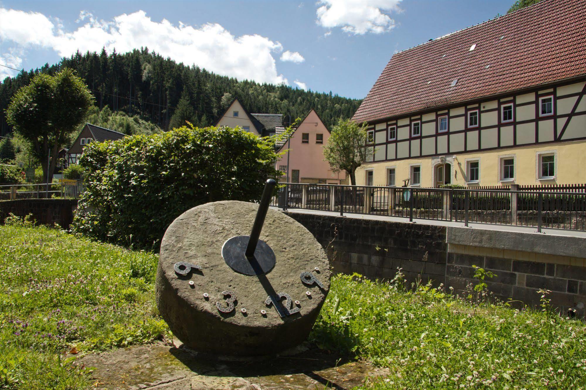 Hotel Garni Grundmuehle Bad Schandau Buitenkant foto